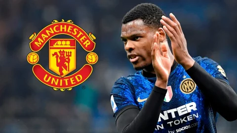 Manchester United are in talks to sign the £25.7million star and he is ready to move to Old Trafford